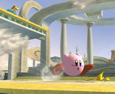 Archivo:Kirby corriendo hacia una monda de plátano SSBB.jpg