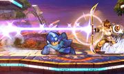 Mega Man esquivando la Flecha de Palutena de Pit mientras realiza su Ataque fuerte hacia abajo.
