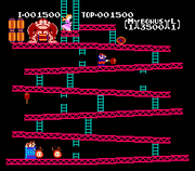 Mario usando el martillo en Donkey Kong.