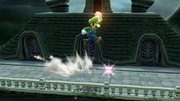 Luigi haciendo el Supersalto Puñetazo en Super Smash Bros. for Wii U.