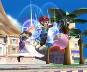 Mario realizando su ataque aéreo hacia abajo en Super Smash Bros. Brawl.