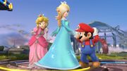 Mario, Peach y Estela en campo de batalla SSB4 (Wii U).jpg