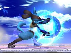 Lucario lanzando una Esfera aural con aura mínima en Super Smash Bros. Brawl.