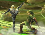 Sheik usando su ataque fuerte lateral contra Link en Super Smash Bros. Brawl.
