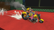 Wario sobre su moto en Super Smash Bros. for Wii U.