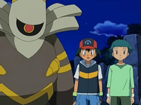 Archivo:EP559 Dusknoir con Ash y Angie.png