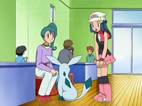 Archivo:EP561 Maya hablando con un chica del centro Pokémon.png