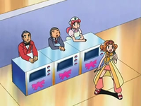 Marian junto al jurado en el Concurso Pokémon de Solaceon/Sosiego.