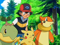 Archivo:EP550 Ash con Turtwig, Pikachu y Buizel.png