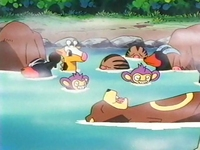 Archivo:EP261 Pokémon bañándose (2).png