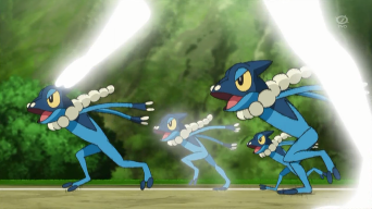 Archivo:EP862 Frogadier usando doble equipo.png
