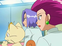 Archivo:EP543 Team Rocket contemplando a Pikachu en el centro Pokémon.png