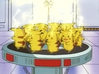 Pikachu del Centro Pokémon usando impactrueno.