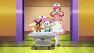 Archivo:EP675 Enfermera Joy con los Pokémon de Ash.png