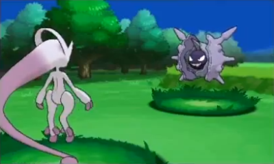 Archivo:Pokémon similar a Mewtwo combatiendo contra Cloyster.png
