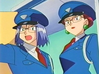 Archivo:EP205 James y Jessie disfrazados de policías.png