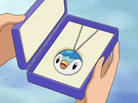 Archivo:EP545 Colgante Piplup.png