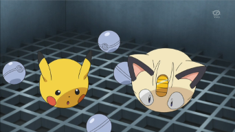 Archivo:EP882 Pikachu y Meowth transformados en Poké Balls.png