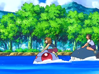 Archivo:EP560 Alumnos cabalgando con sus Pokémon de tipo agua.png