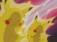 Pikachu y Sparky usando rayo.