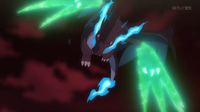 Mega-Charizard X de Alain usando garra dragón.