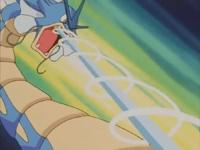 Gyarados usando hidrobomba.
