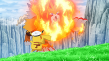 Flamariete usando Colmillo Fuego/Colmillo Ígneo.