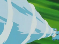 Totodile usando pistola de agua.