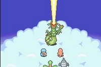 Rayquaza disparando su hiperrayo en Pokémon Mundo misterioso: Equipo de rescate rojo y azul.