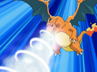 Charizard de Ash usando aliento de dragón/dragoaliento.
