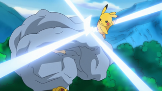 Pikachu de Ash usando cola férrea.