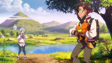 Xiao Hua y Xiao Liang cerca de un lago.
