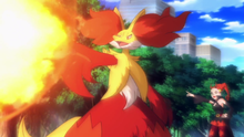 Delphox usando lanzallamas.