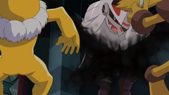 Silvally de Gladion/Gladio usando multiataque de tipo siniestro.