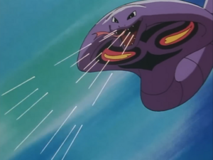 Arbok usando picotazo veneno.