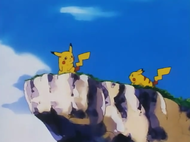 Puka junto al Pikachu de Ash