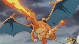 Charizard de Ash usando lanzallamas.