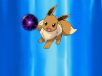 Eevee usando bola sombra.