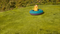 Nao y Pikachu divirtiéndose juntos.