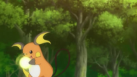 Raichu usando onda certera.