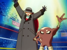Jessie con la ropa de Gigante y su Hitmonlee.