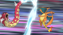 Gyarados rojo de Lance usando cola acua/acua cola.