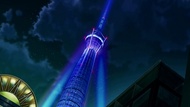 Torre Roshan iluminada en la noche.