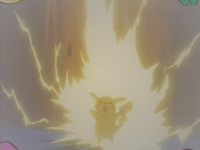 Pikachu de Ash usando rayo en un flashback del EP024.