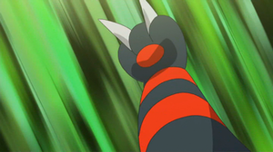 Litten de Ash usando Arañazo.