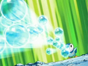 Piplup usando rayo burbuja.