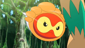 Castform aliado usando Tacleada/Placaje.
