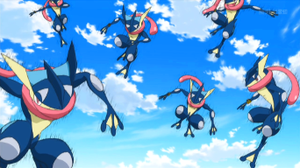 Greninja de Ash usando Doble Equipo.