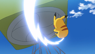 Pikachu de Ash usando Cola de Hierro/Cola Férrea.