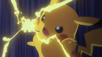 Capitán Pikachu usando puño trueno/golpe trueno.